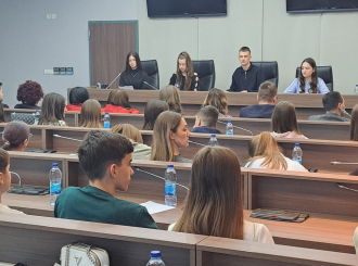 U Bijeljini održana sjednica Dječije skupštine povodom Dana svjesnosti o autizmu i Dana osoba sa Daunovim sindromom