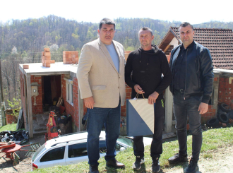 Podrška opštine Lopare samohranom ocu i ratnom vojnom invalidu u Pirkovcima