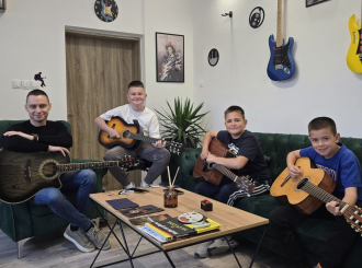 Bijeljina dobila Školu gitare: „Nemanja Matriks“ prenosi znanje