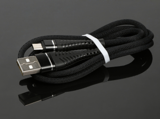 Zašto su neki USB kablovi skupi, a drugi su sumnjivo jeftini