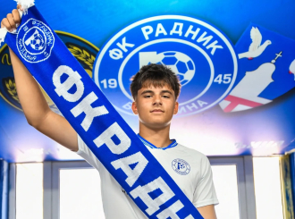 Mladi fudbaler Nemanja Samardžić potpisao prvi profesionalni ugovor sa FK Radnik