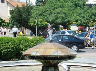 Klima na 18, ventilator u lice i hladno pivo? Greške koje pravimo tokom paklenih vrućina, a nismo svjesni da nas vode pravo u hitnu
