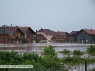 Poplave uništile 7.000 kuća