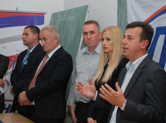 Održana predizborna tribina koalicije DNS-NS-SRS u Srednjoj Čađavici: Milan Dakić - naš poslanik!