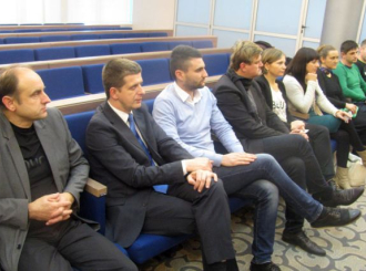 Slovenci nudili posao a dobili batine!