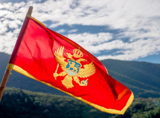 Mora li Crna Gora kaznama braniti himnu?