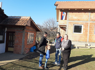 Ugljevik: Četiri porodice dobijaju novi dom, a najmlađi su i najsrećniji