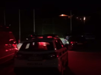 Policija prekinula korona žurku u Sarajevu: Kažnjeni pjevači, ljekar, profesor, ministar