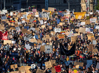 Hiljade Britanaca na protestu u Londonu, uprkos bojazni od koronavirusa