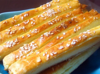 Recept: Štapići sa sirom i susamom gotovi za 15 minuta