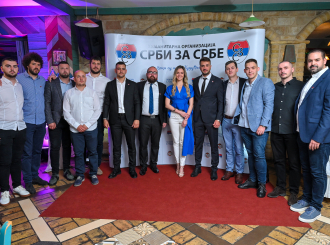 Srbi za Srbe: Na donatorskoj večeri u Bijeljini prikupljeno 24.100 KM za adaptaciju porodične kuće FOTO
