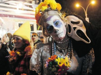 U stampedu na žurci za Noć veštica u Madridu poginule 3 devojke