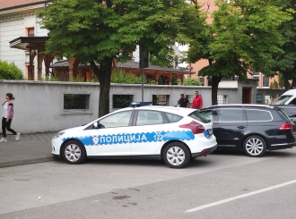 Bijeljinska policija uhapsila muškarca zbog krađe novčanika u tržnom centru