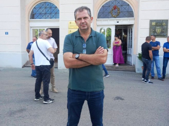 Petrić: Gradonačelnik Petrović opstruiše pomoć svinjogojcima
