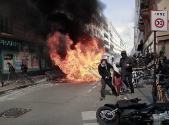 Nemiri u Parizu, policija upotrijebila palice protiv demonstranata