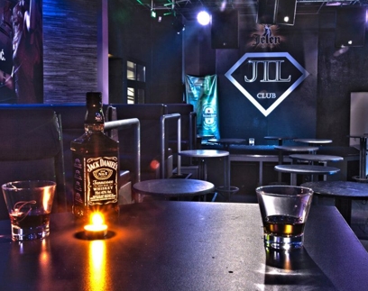 Bijeljina, Riff bend i Dj Veki Club Jil