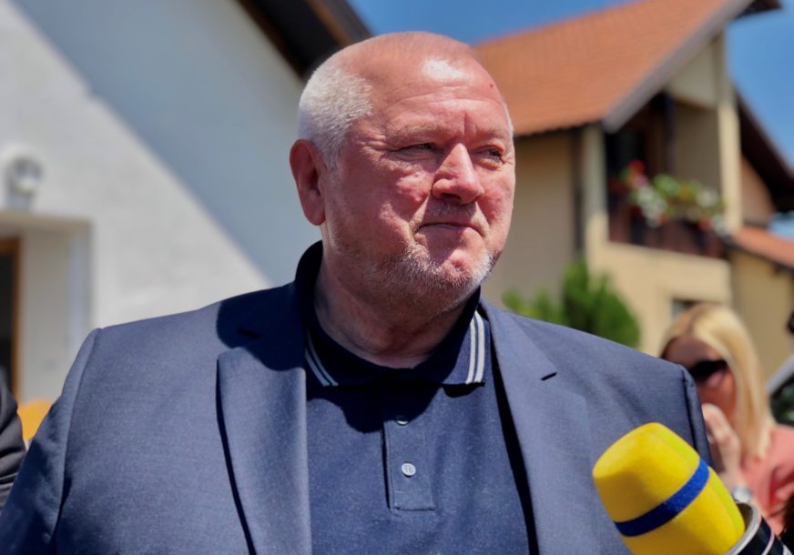 Čordaš u Bijeljini na dodjeli ključeva izbjeglim licima
