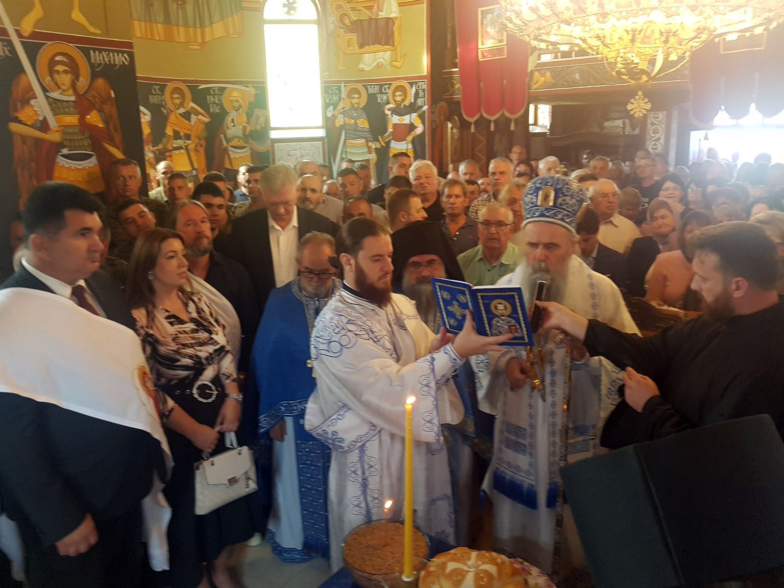 Replika čudotvorne ikone Pećke Krasnice u hramu na Majevici FOTO