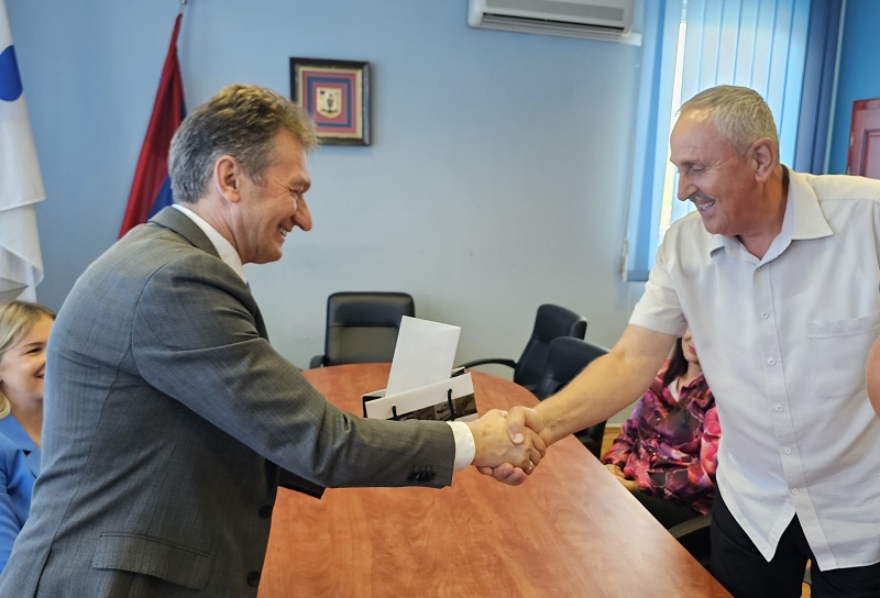 Prijem u čast penzionisanih prosvjetnih radnika PROSVJETARI VIŠE OD BLAGA