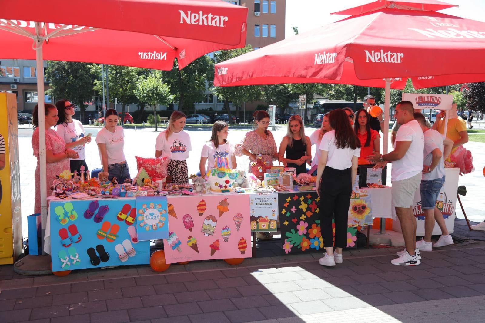 Svi za Sergeja - Mladi organizovali humanitarni bazar za liječenje dječaka iz Amajlija