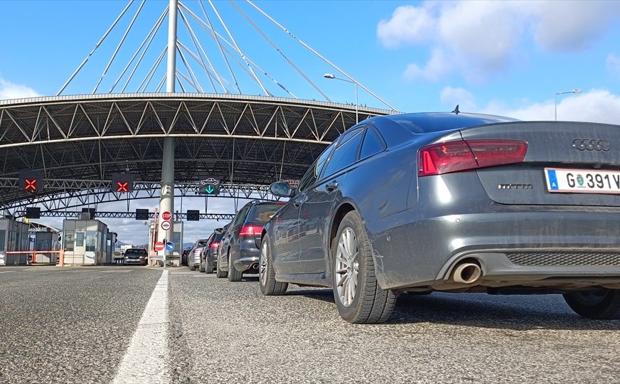 Pojačana frekvencija vozila, posebno na granični prelazima