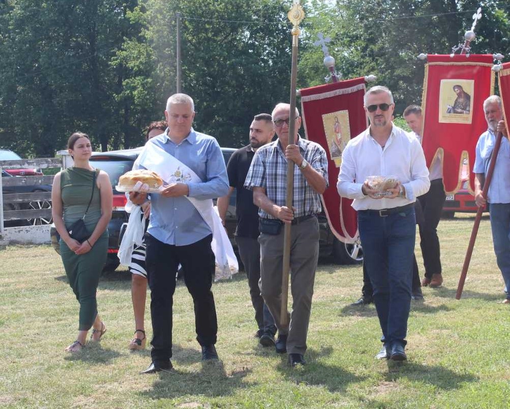 Privrednik Mile Pejčić preuzeo kumstvo hramovne slave za narednu godinu u Modranu