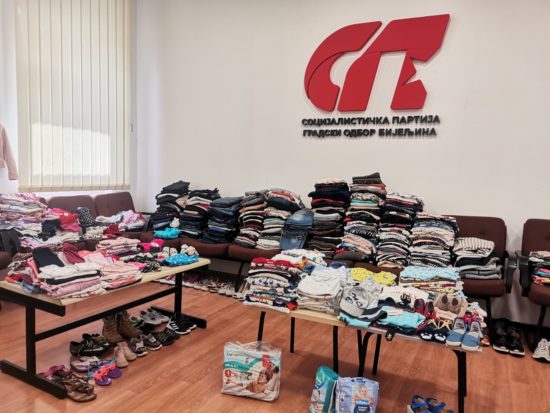 “BAZAR BEZ PARA” - Aktiv žena SP Bijeljina i ove godine dokazuje humanost FOTO