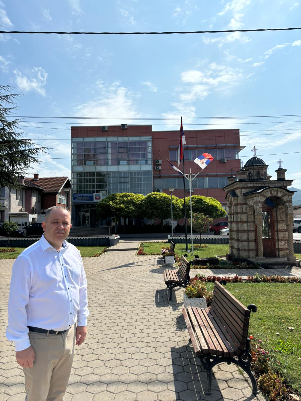 Profesor dr Zlatko Maksimović posjetio najveće svetinje na Kosmetu i poručio: ŠTO SRBE VIŠE STEŽU-VJERA NAM JE JAČA!