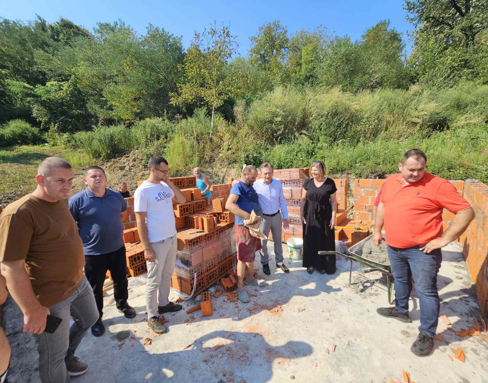 Cvjetko Ćirić donor bubrega dobija krov nad glavom: Podrška opštine Ugljevik, Udruženja žena "Rudar" i ljudi dobre volje