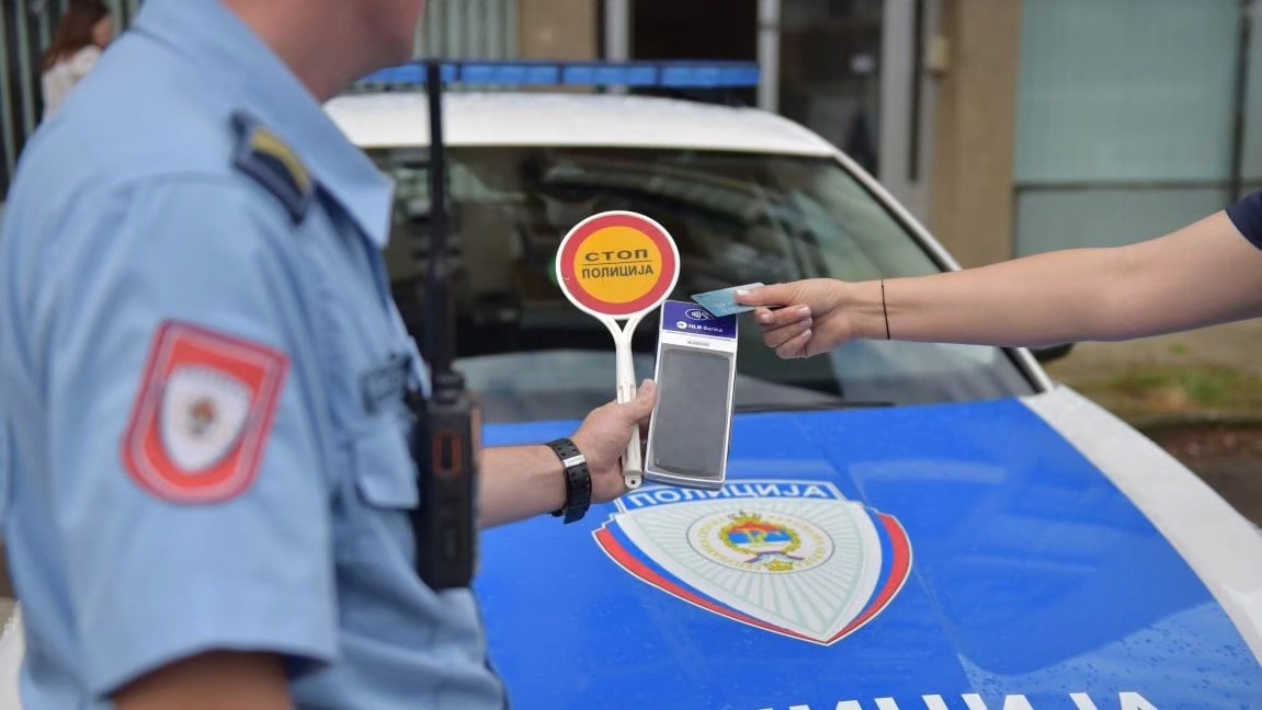 Završena testna faza: Građani mogu da na licu mjesta plate pola kazne za saobraćajni prekršaj