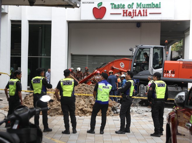 Malezija: Ženu progutala rupa u asfaltu na ulici (FOTO/VIDEO)