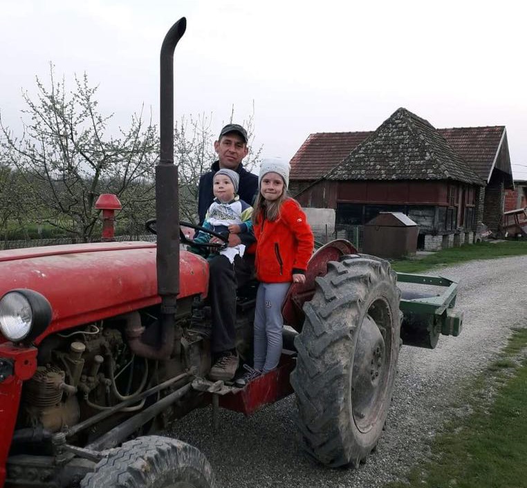 Bijeljinac u nesreći ostao bez ruke, nastavio da radi sa pet prstiju