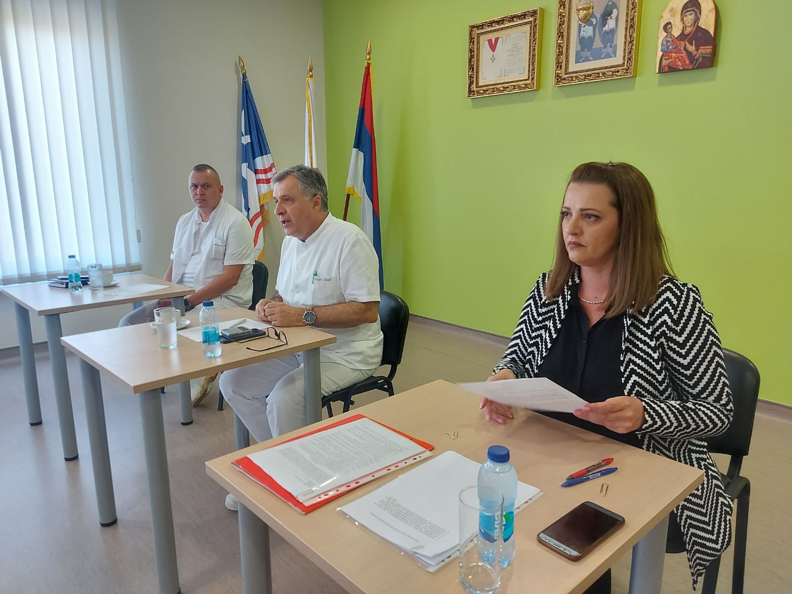 Bolnica Bijeljina: Svečano uručena rješenja o specijalističkom stažu za 16 mladih ljekara