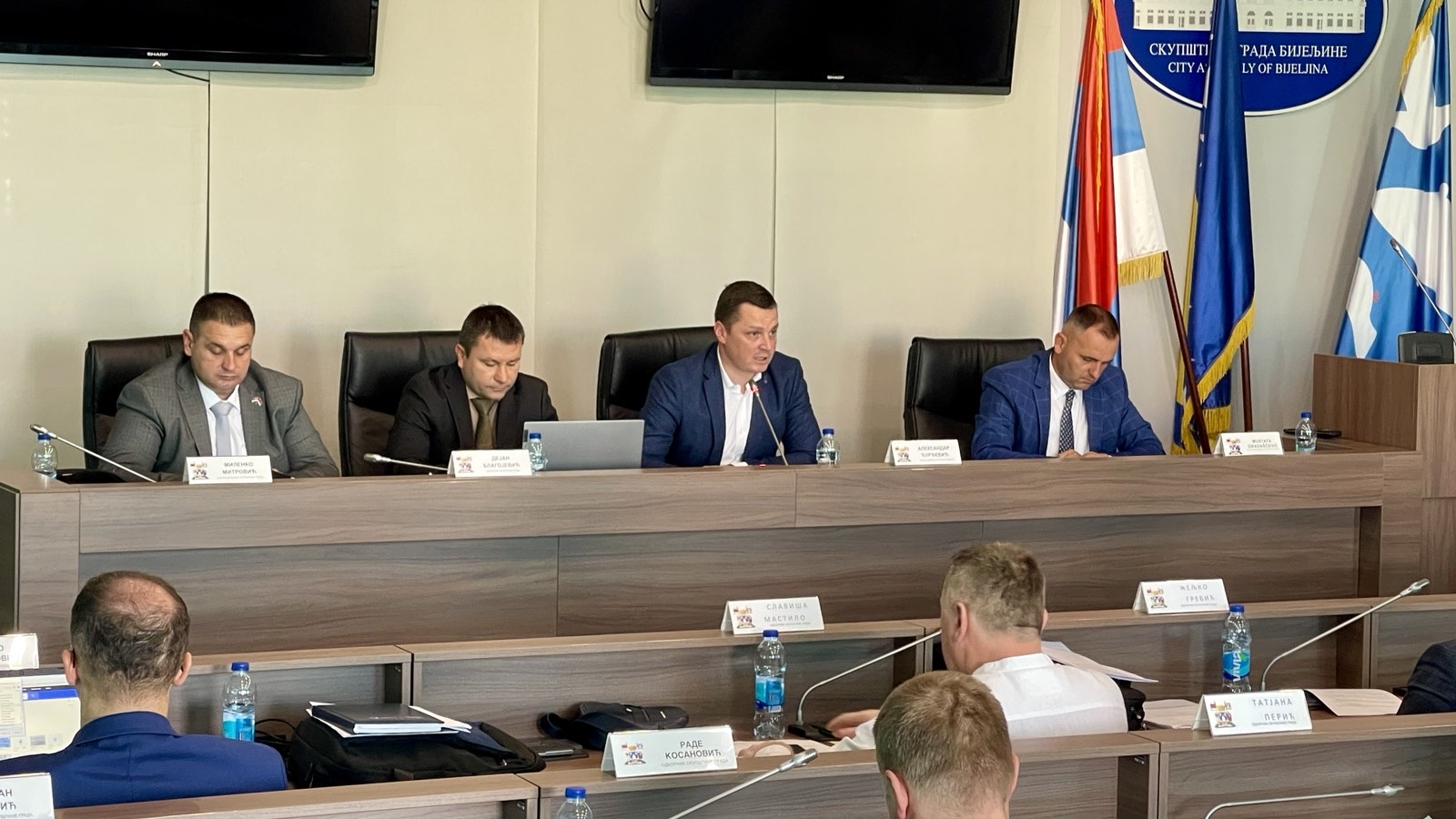 Skupština grada: Potrošeno 10,7 miliona KM na stavkama kojih nema u budžetu, najviše za plate