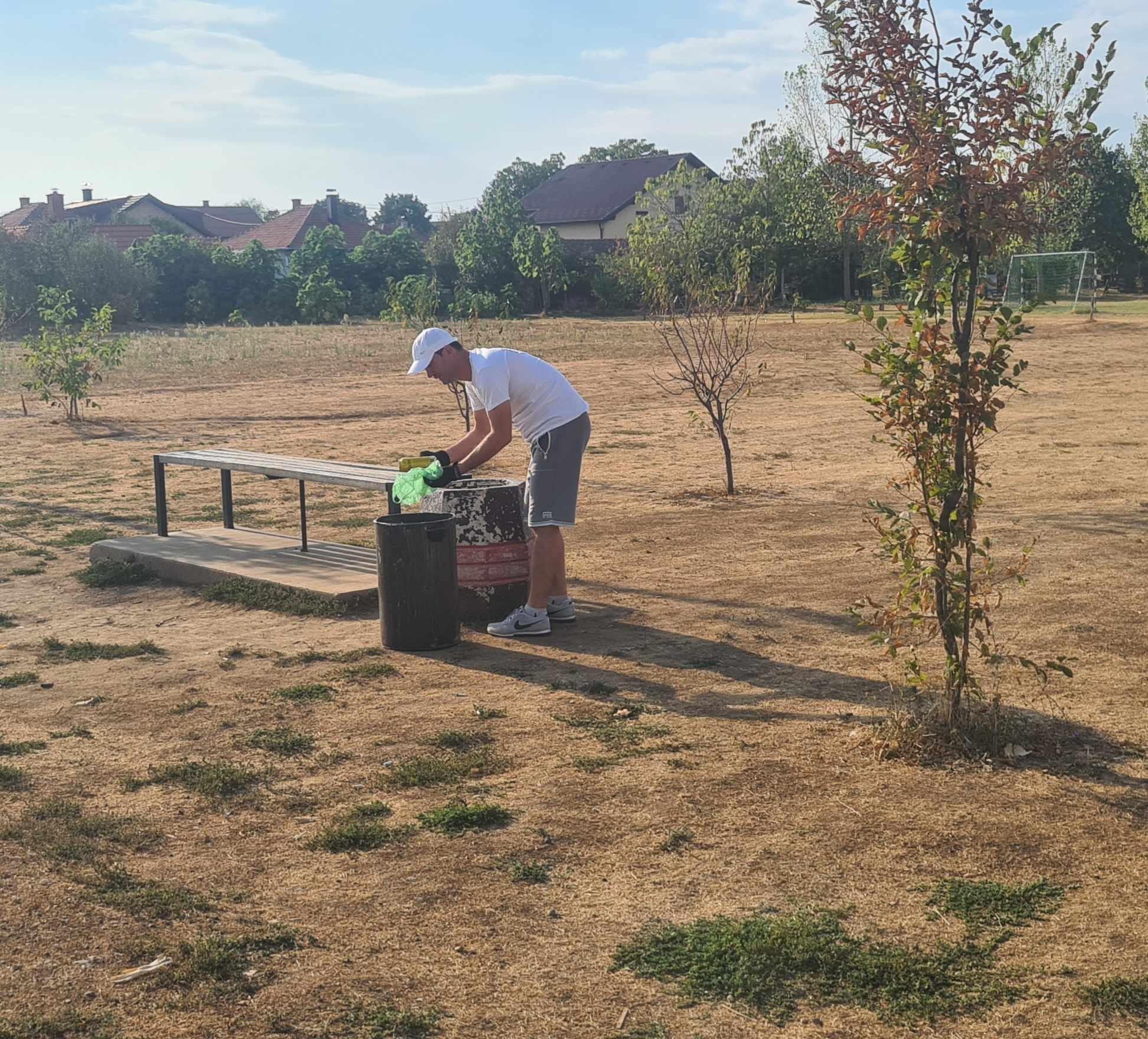 Entuzijasta iz komšiluka - Srđan Veljo od zapuštenog zemljišta stvorio oazu sporta FOTO