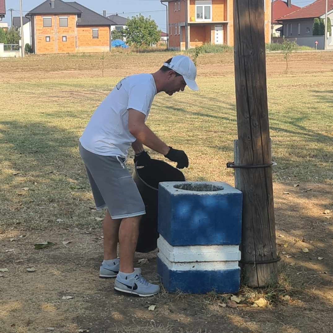 Entuzijasta iz komšiluka - Srđan Veljo od zapuštenog zemljišta stvorio oazu sporta FOTO