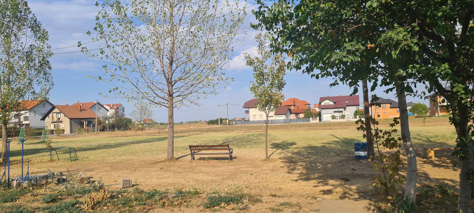 Entuzijasta iz komšiluka - Srđan Veljo od zapuštenog zemljišta stvorio oazu sporta FOTO