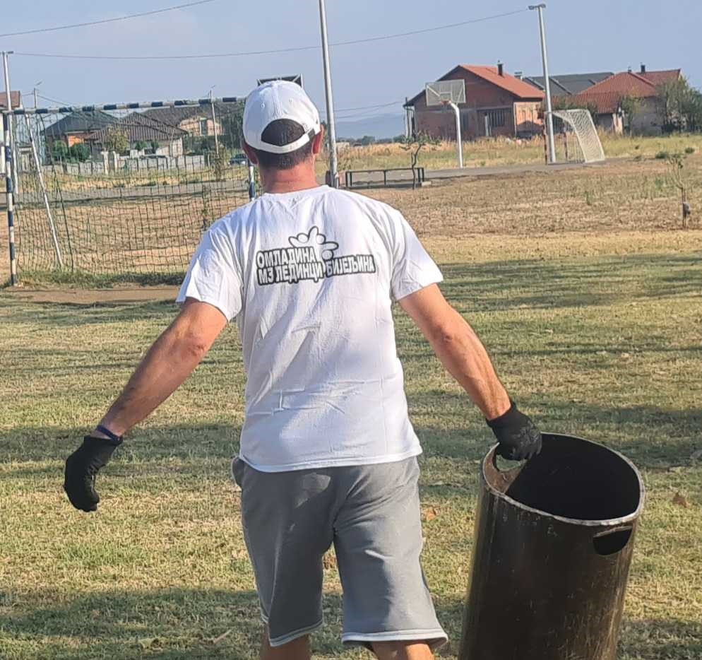 Entuzijasta iz komšiluka - Srđan Veljo od zapuštenog zemljišta stvorio oazu sporta FOTO