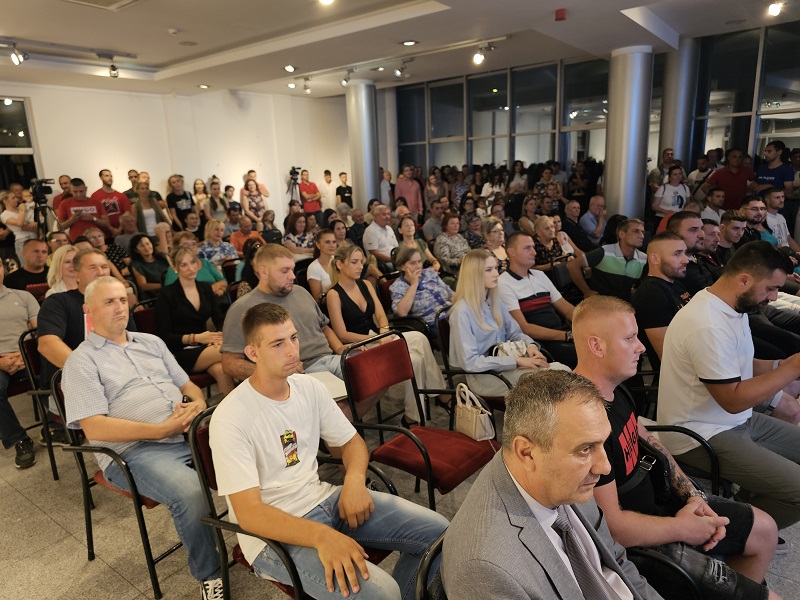 Pokret "Uspješna Srpska dr Zlatko Maksimović" predstavio kandidatsku listu: U KOALICIJI S NARODOM!