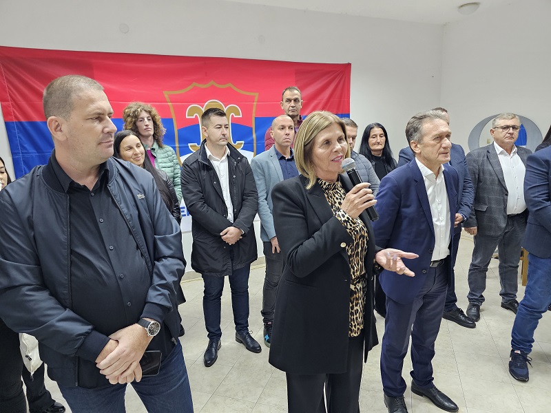 Vasilije Perić među mještanima Gornje Trnove: Lista kandidata SDS-a je lista Ugljevičana