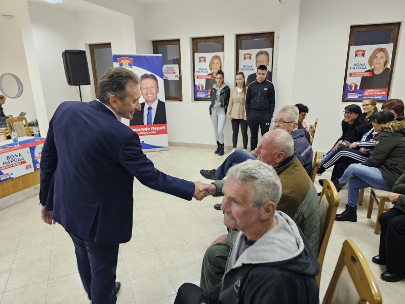 Vasilije Perić među mještanima Gornje Trnove: Lista kandidata SDS-a je lista Ugljevičana