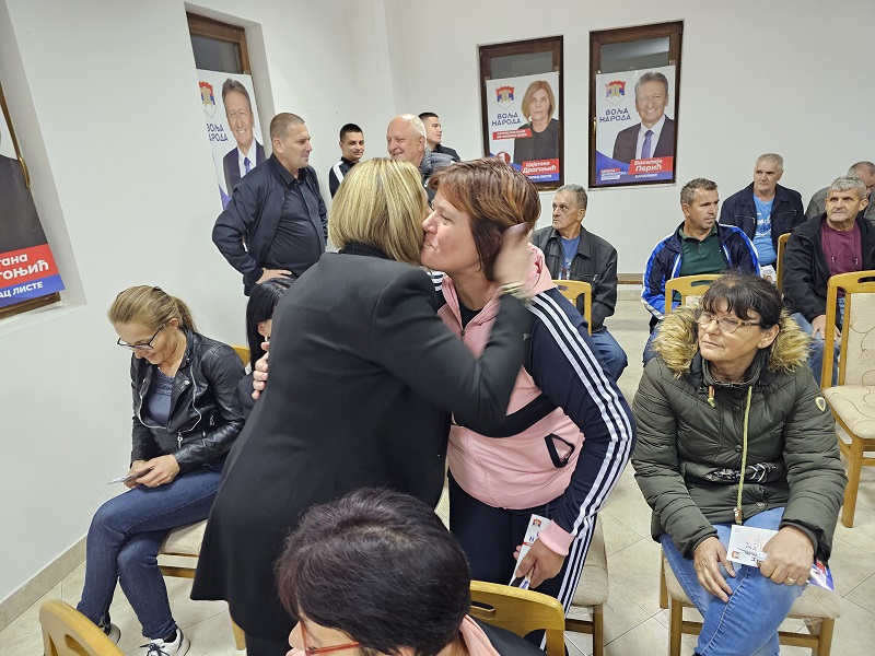 Vasilije Perić među mještanima Gornje Trnove: Lista kandidata SDS-a je lista Ugljevičana