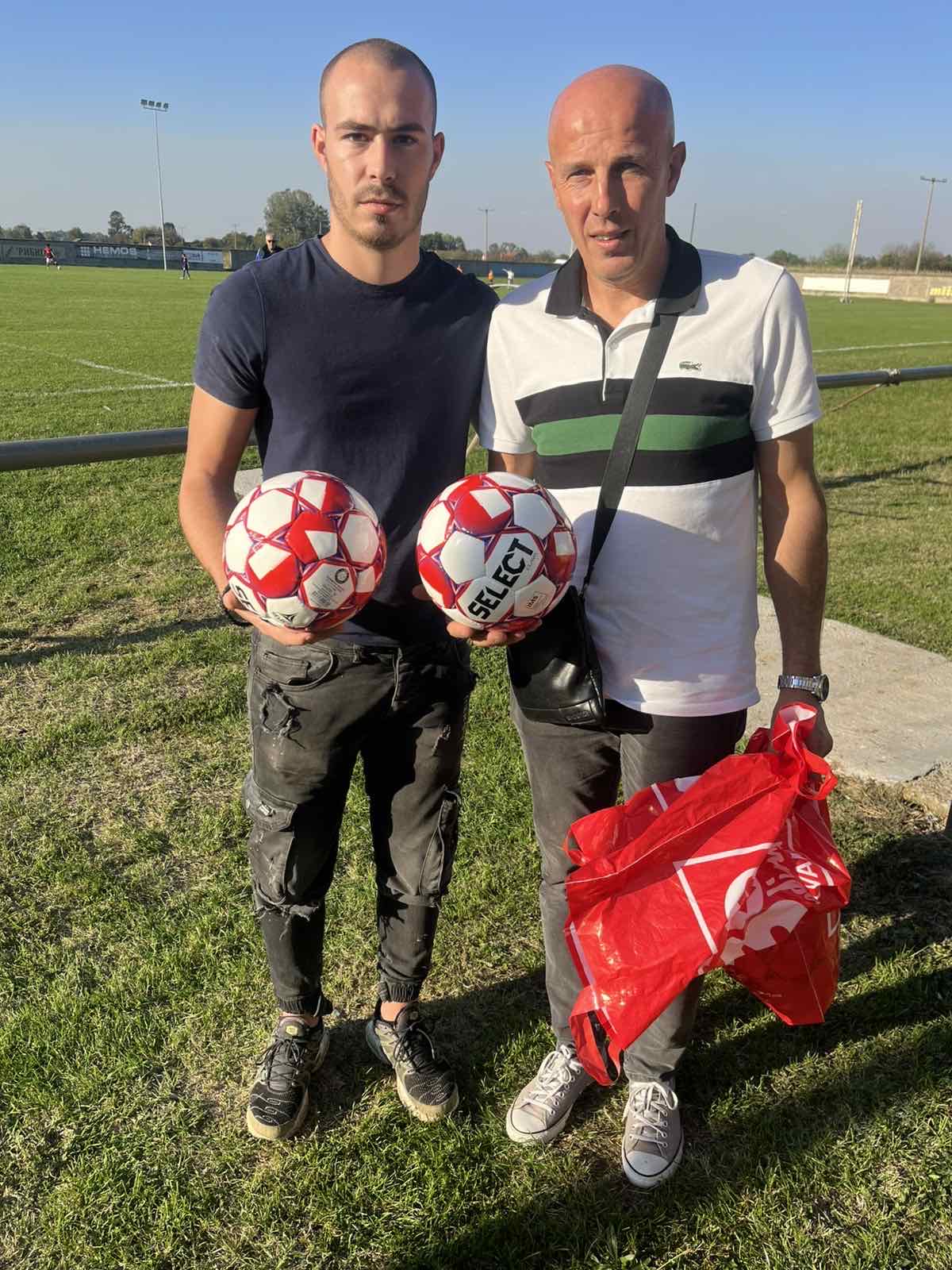 Pokret Uspješna Srpska dr Zlatko Maksimović među fudbalerima: Darovali sportske rekvizite