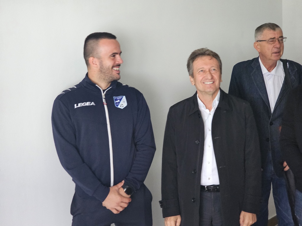 Načelnik Ugljevika predao rekonstruisan objekat na korištenje FK „Majevici“ iz Donjeg Zabrđa: Ulaganje u sport i mlade