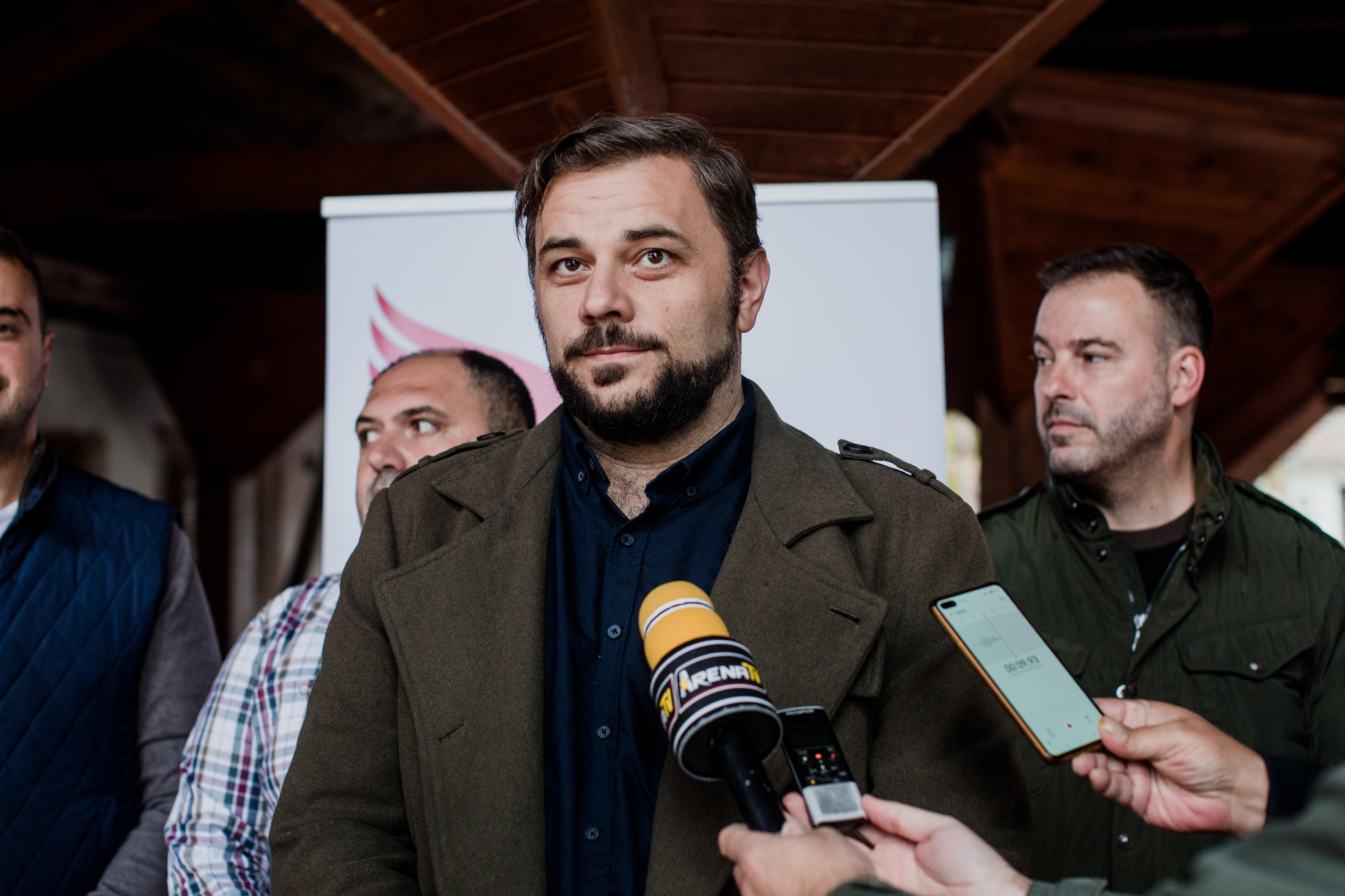 Mile Pejčić na tribini RSS u Dvorovima: Razgovarajmo kao ljudi i nađimo najbolje rješenje za Banju Dvorovi