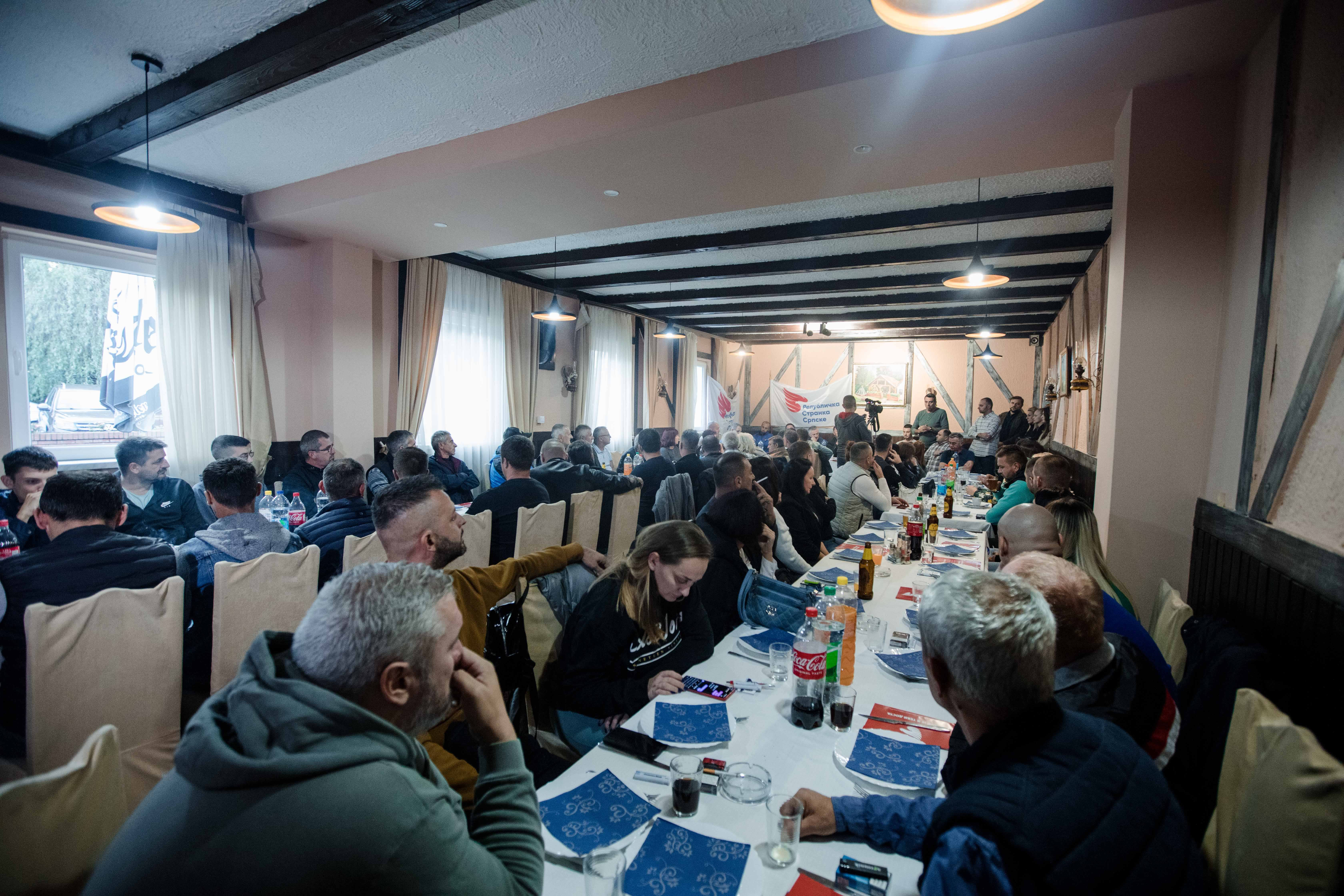 Mile Pejčić na tribini RSS u Dvorovima: Razgovarajmo kao ljudi i nađimo najbolje rješenje za Banju Dvorovi