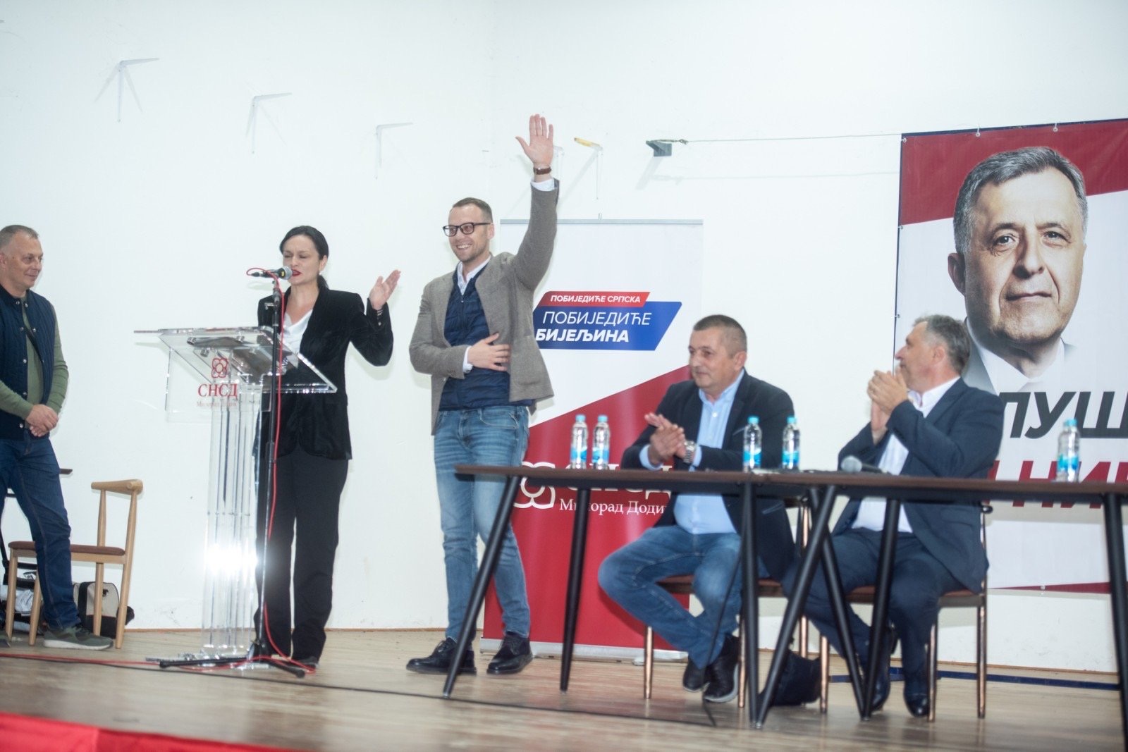 Crnjelovci dočekali dr Lazića i kandidate SNSD-a: „I kao gradonačelniku dječiji životi će mi biti najbitniji"