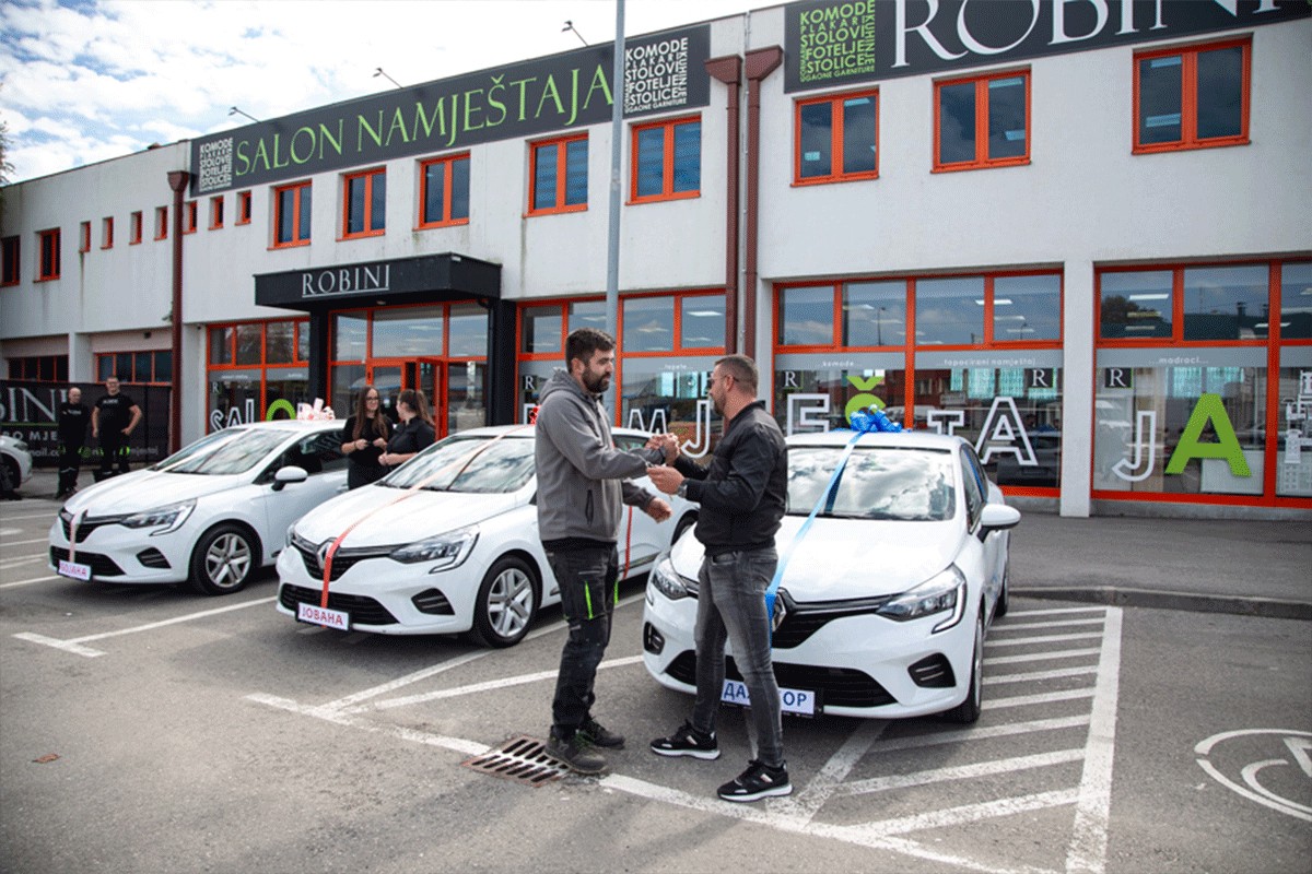 BRAVO! Prijedorska firma nagradila radnike automobilima
