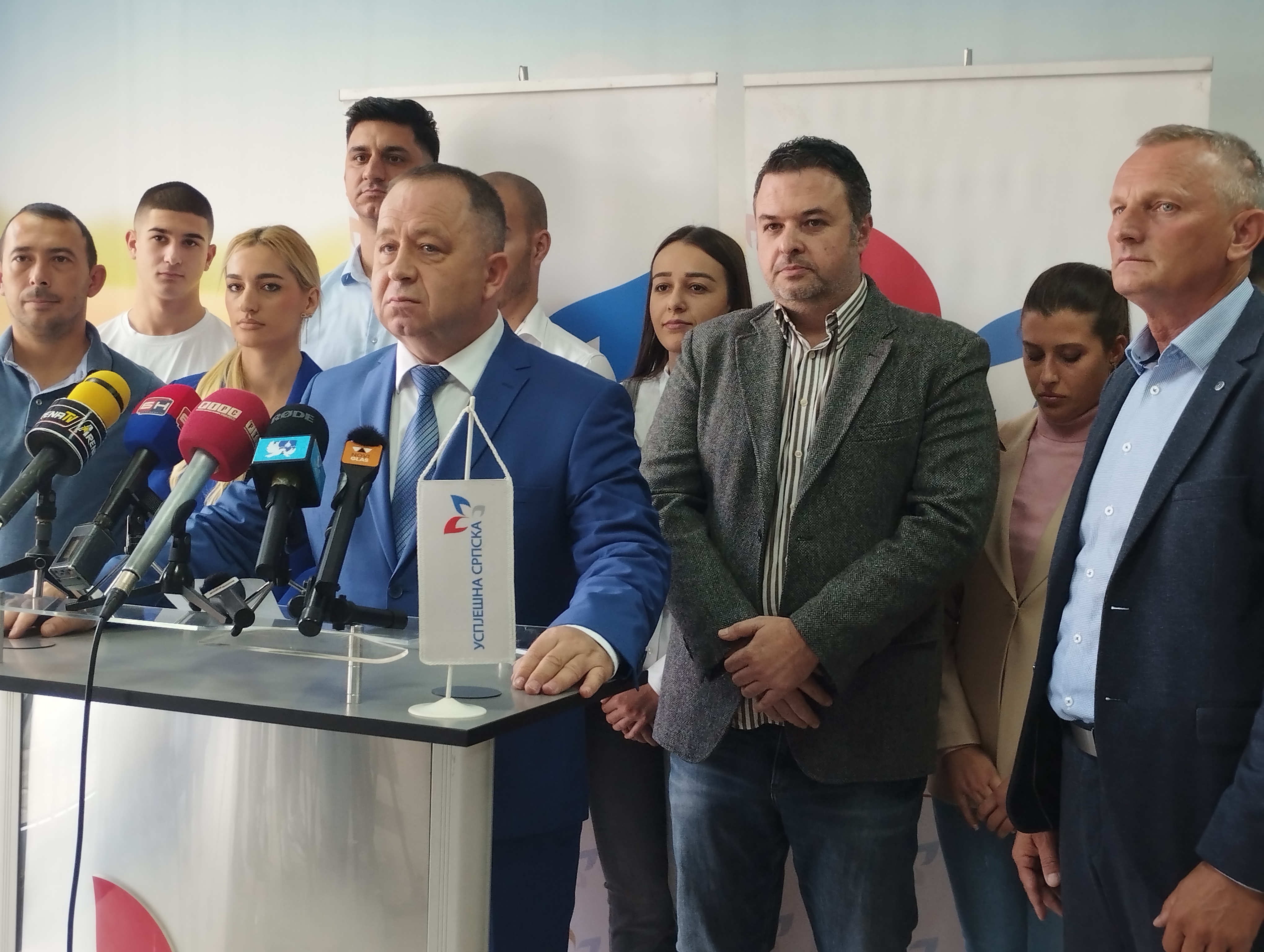 Dr Zlatko Maksimović: Glasajte za vrijedne, ostvarene, profesionalce, glasajte za ljude sa rezultatima!