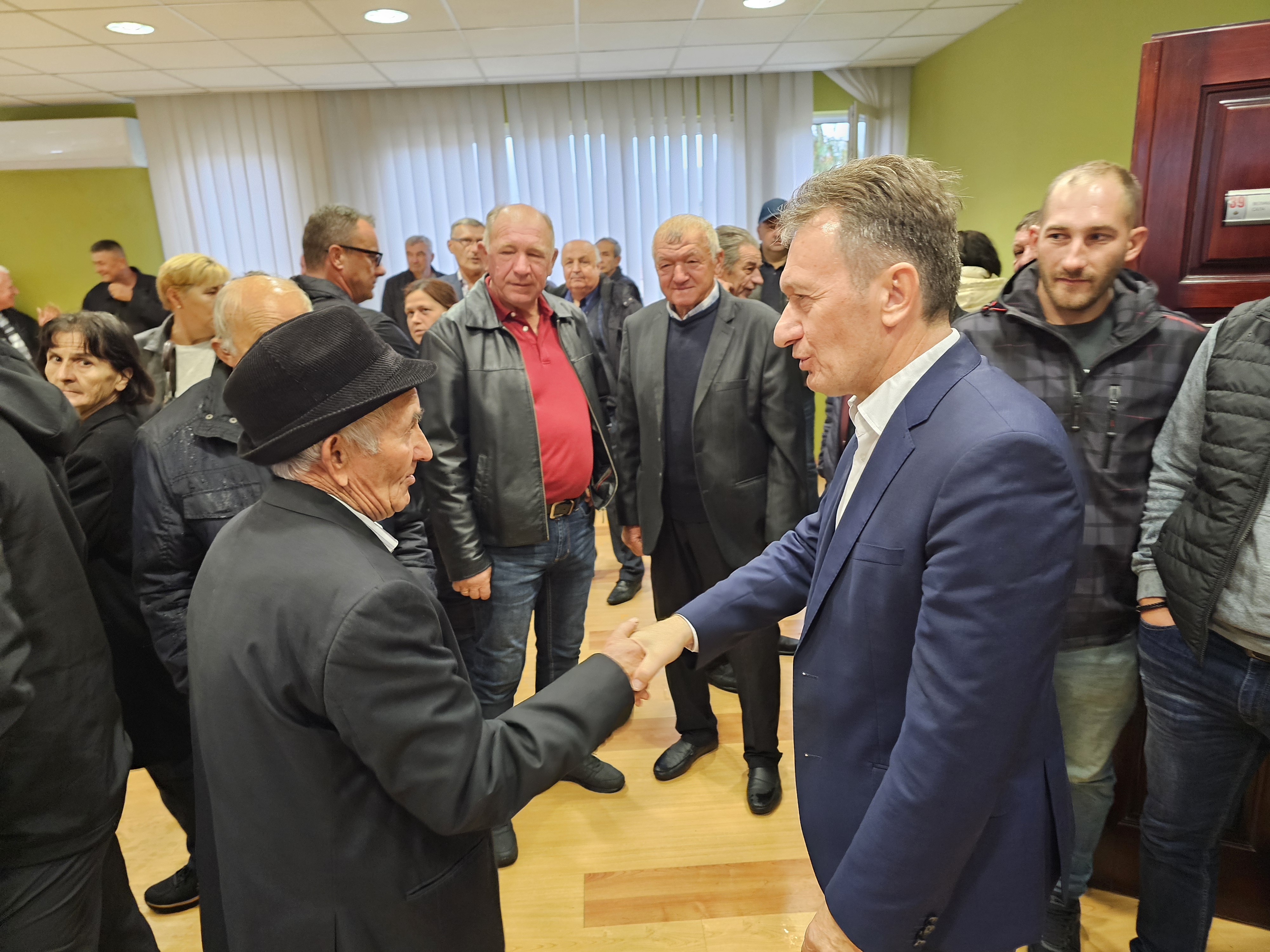 Opština Ugljevik spremila podsticaj za 450 domaćina 386.616 KM: SVAKOM MARKOM DIŽU PROGRES AGRARA I SELA